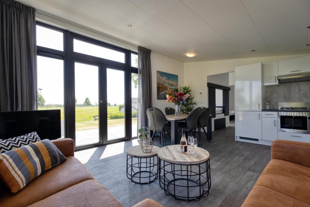 Recreatiepark Jachthaven De Veerstal Lathum - Luxe Chalet Extérieur photo