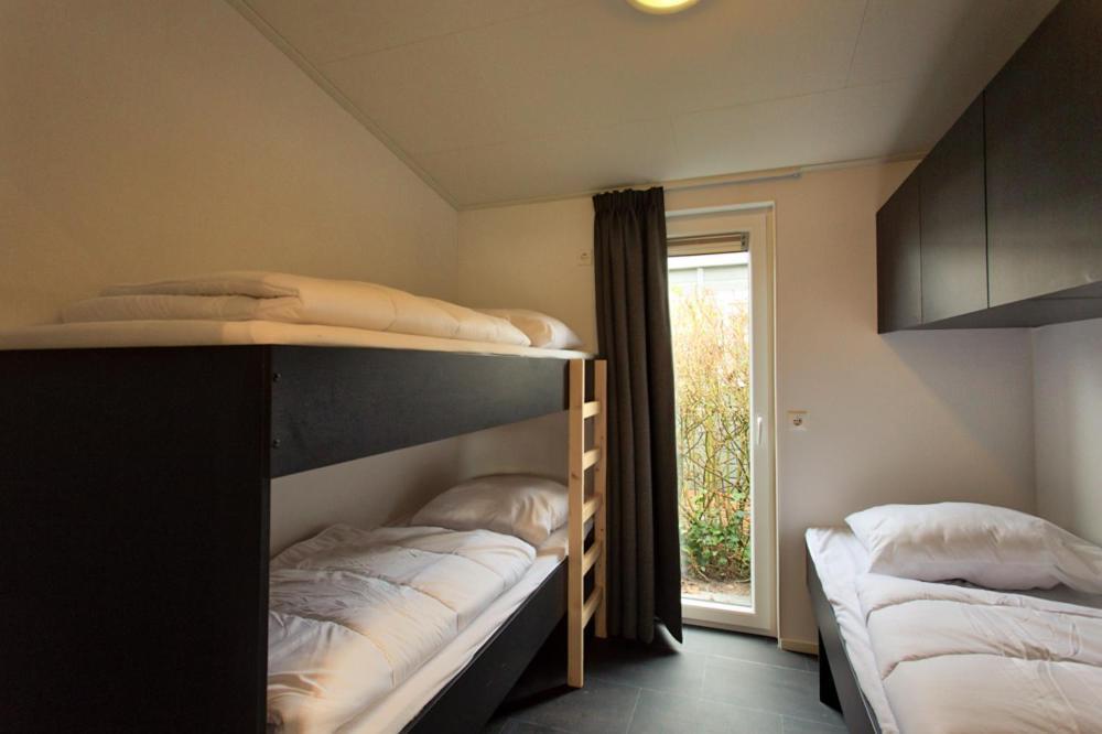 Recreatiepark Jachthaven De Veerstal Lathum - Luxe Chalet Extérieur photo