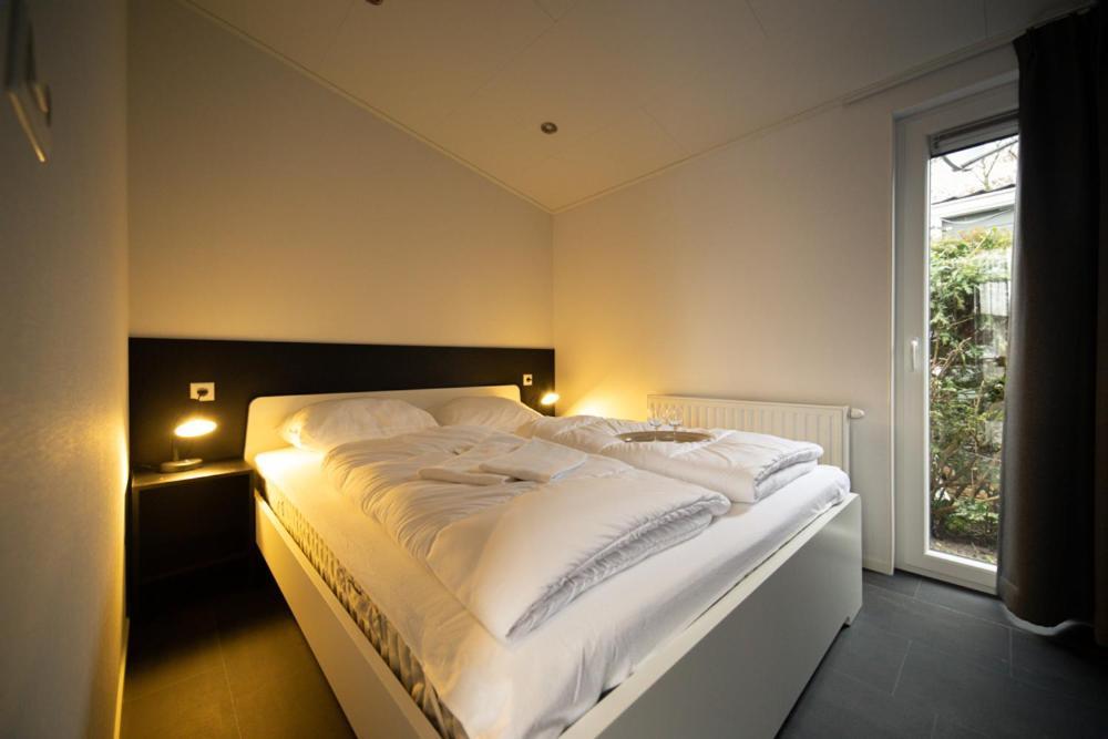 Recreatiepark Jachthaven De Veerstal Lathum - Luxe Chalet Extérieur photo