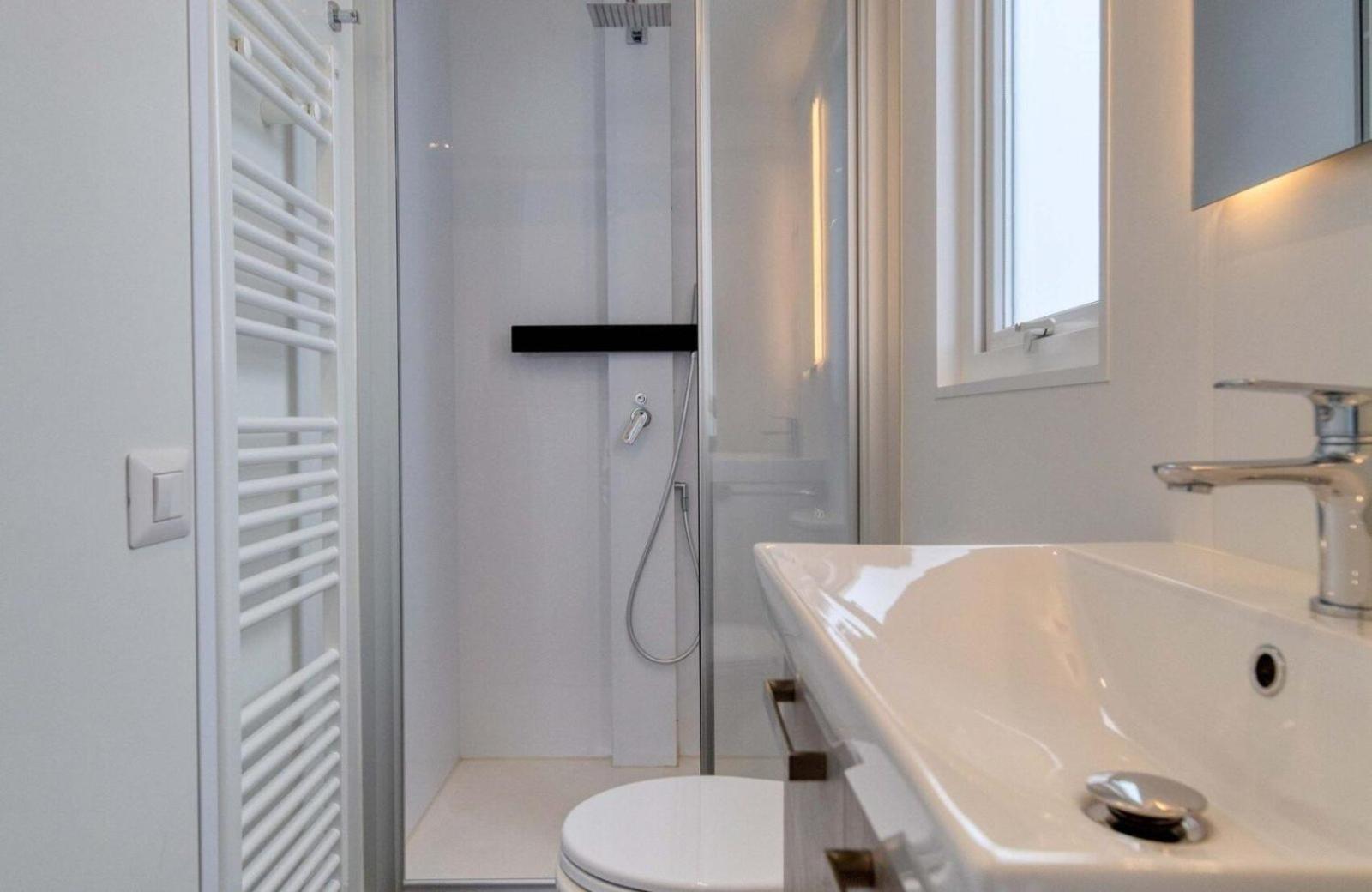 Recreatiepark Jachthaven De Veerstal Lathum - Luxe Chalet Extérieur photo